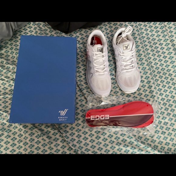 Varsity Spirit cheer shoes - Picture 1 of 4